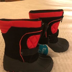 NWT Totes Kids unisex winter boots red